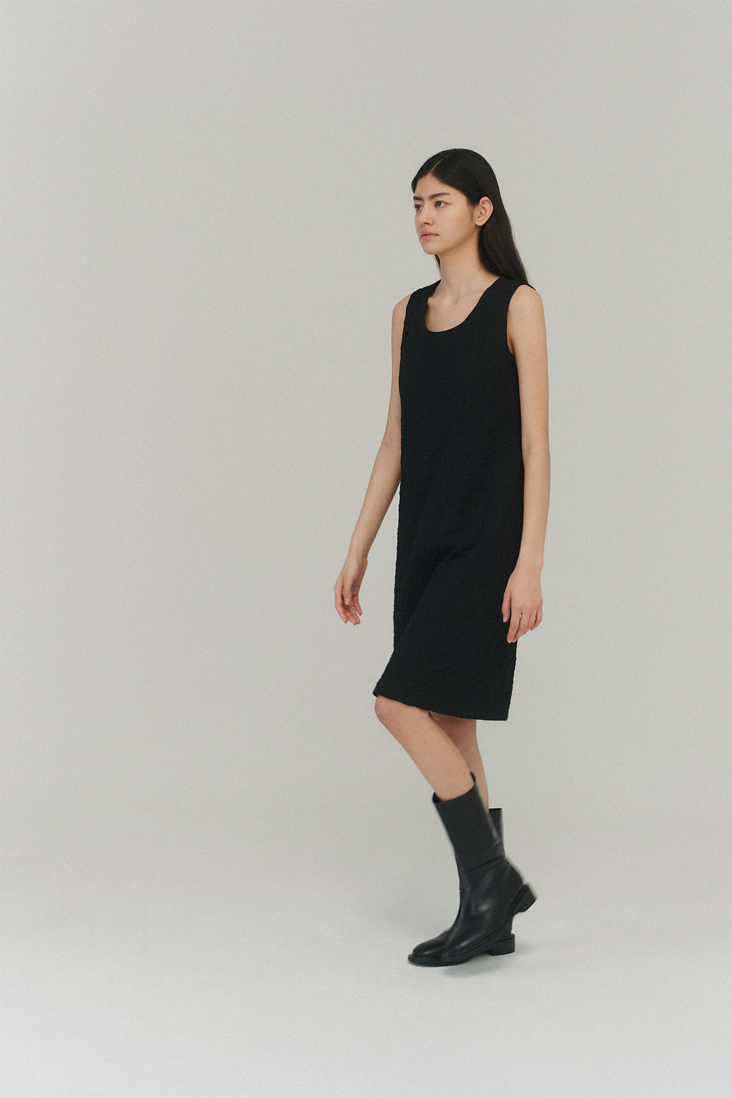 Frill sleeveless dress (Black)