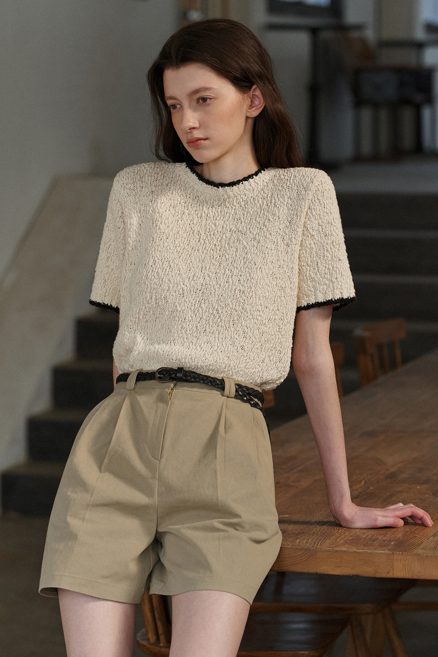 Cotton low shorts (pale khaki)