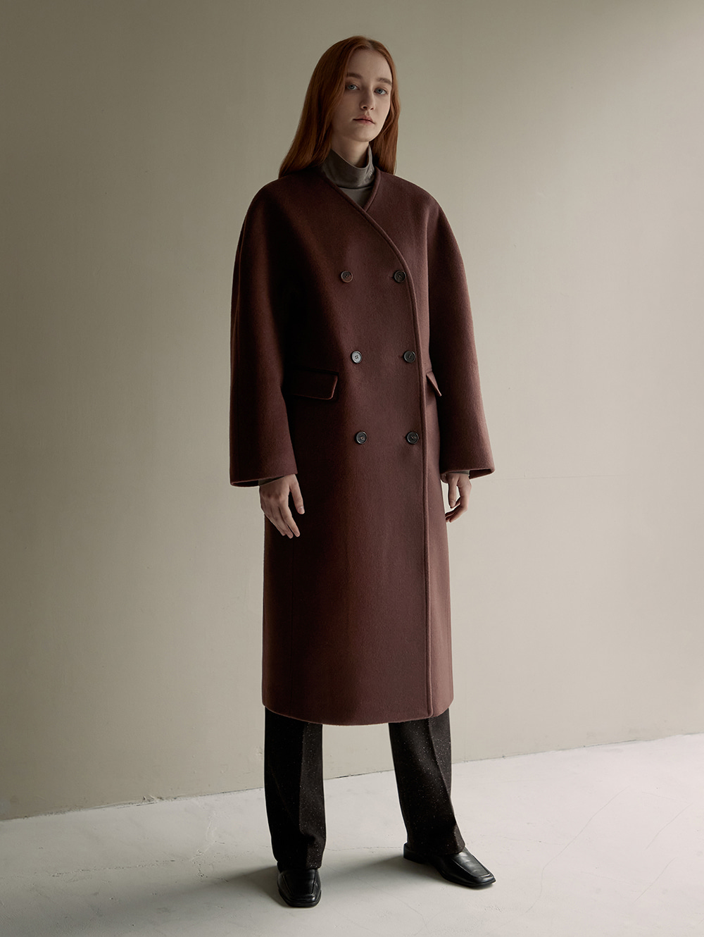 Collarless long coat (brick)