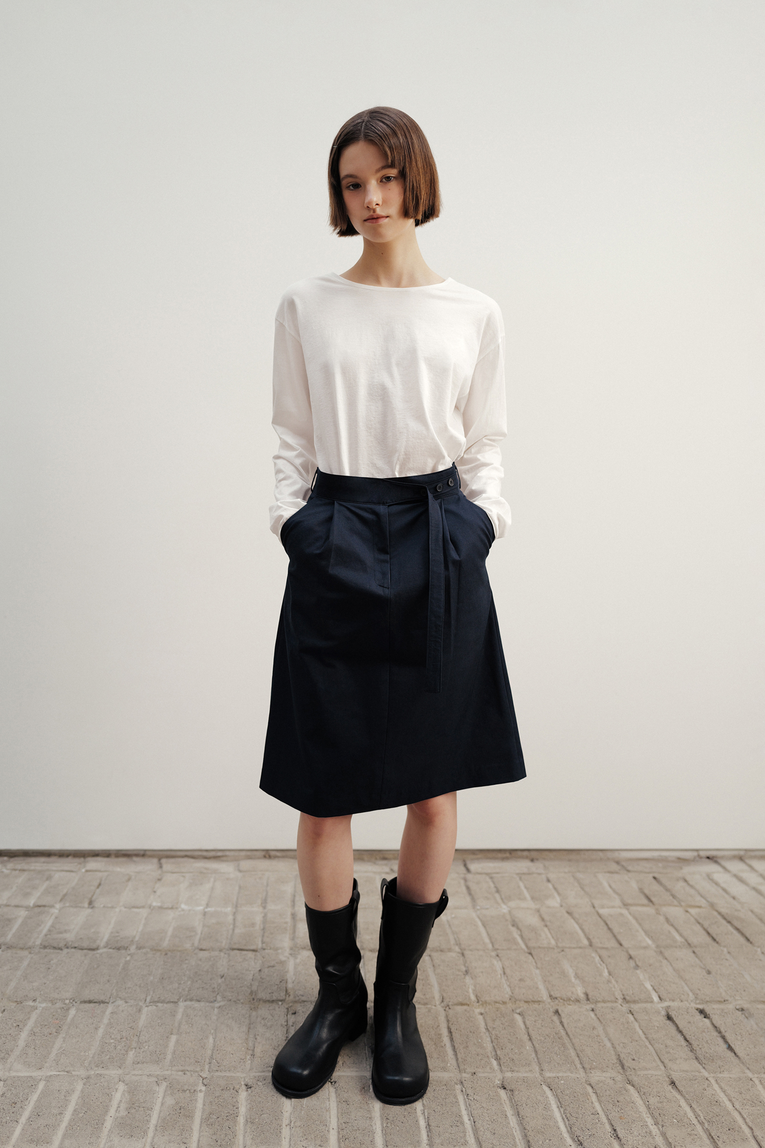 Button belted skirt (dark navy)