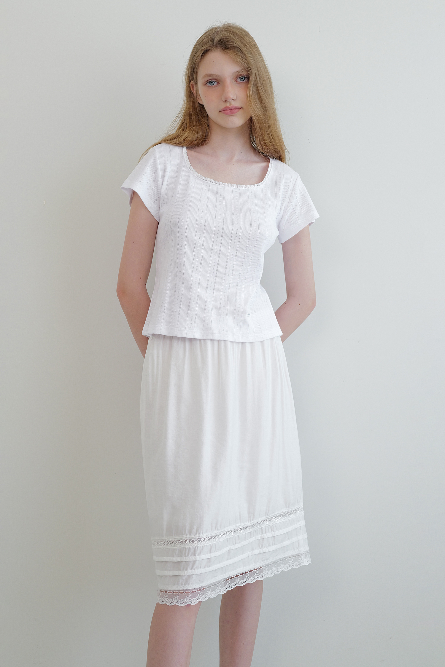 Rose lace skirt (white)